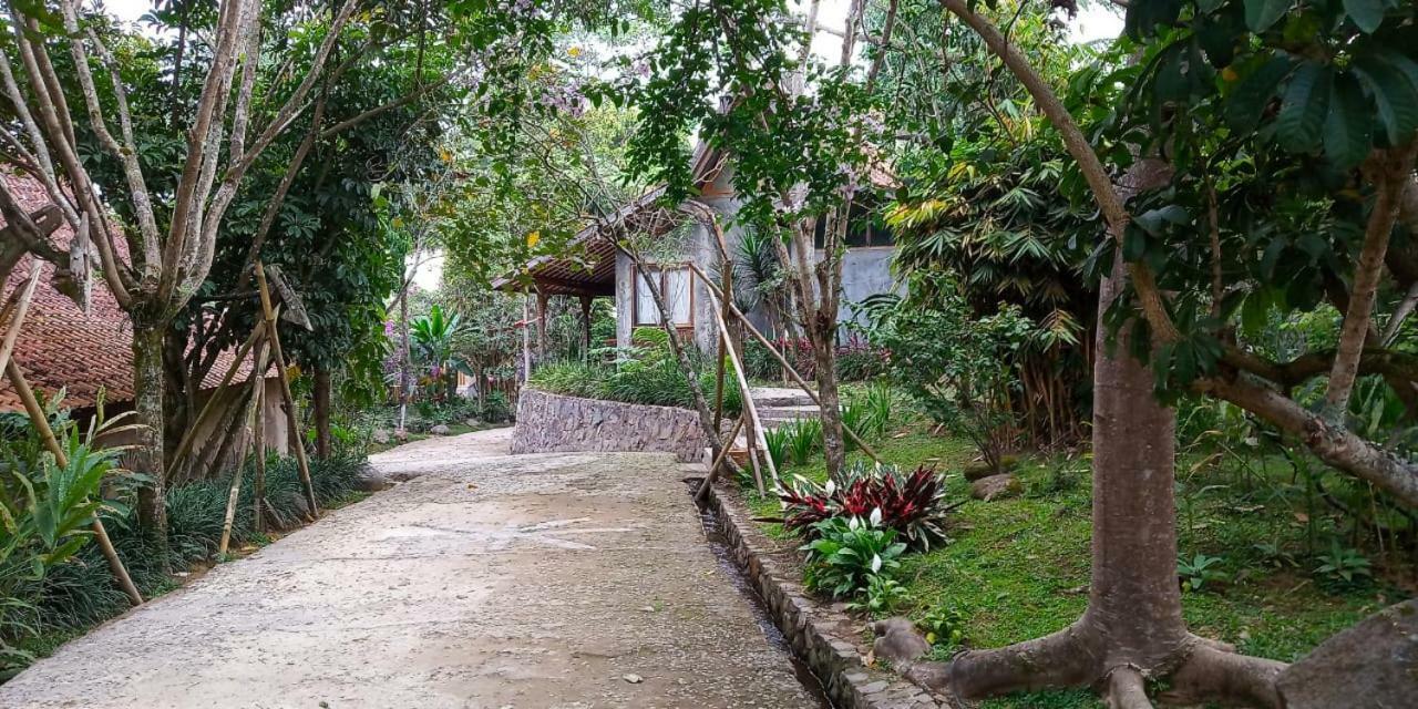 Sapulidi Cafe, Gallery & Resort Lembang Ngoại thất bức ảnh